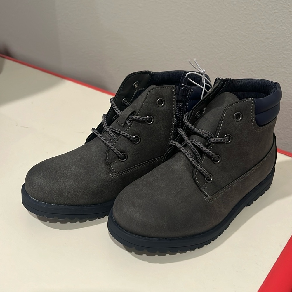 Little boy dress boots. Gymboree NWT size 12